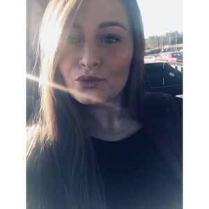 ✨MEET YOUR POSHER✨